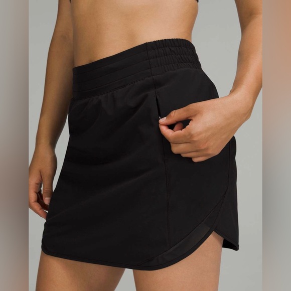 NWT Lululemon Hotty Hot Skirt - Picture 3 of 8